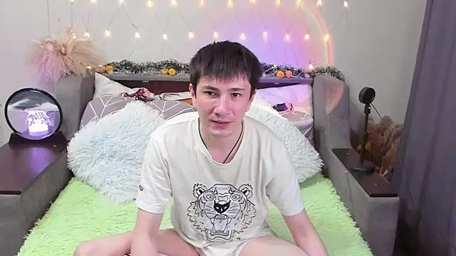 Snapshot of Yumi_steve chatting on October 8, 2025, 8:31 pm Yumi steve online show from October 8, 2025, 8:31 pm