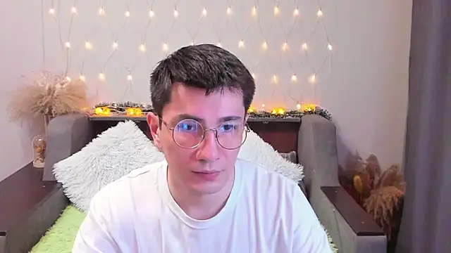 Snapshot of Yumi_steve chatting on January 11, 2025, 10:07 pm Yumi steve online show from January 11, 2025, 10:07 pm