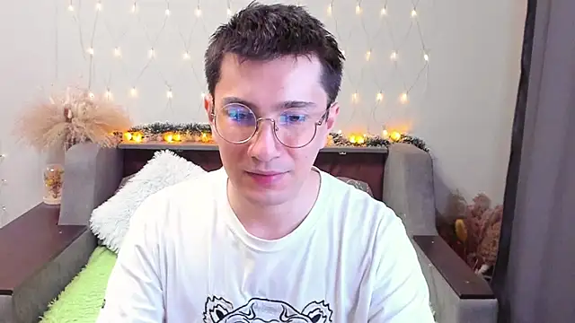 Snapshot of Yumi_steve chatting on March 1, 2025, 11:58 pm Yumi steve online show from March 1, 2025, 11:58 pm