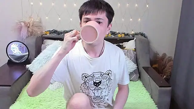 Snapshot of Yumi_steve chatting on September 30, 2025, 4:02 pm Yumi steve online show from September 30, 2025, 4:02 pm