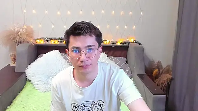 Snapshot of Yumi_steve chatting on January 19, 2025, 2:57 am Yumi steve online show from January 19, 2025, 2:57 am