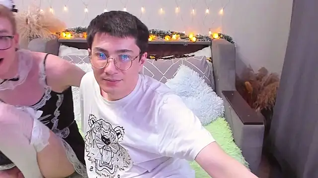 Snapshot of Yumi_steve chatting on March 22, 2025, 1:00 am Yumi steve online show from March 22, 2025, 1:00 am