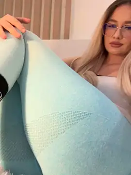 mollyxxx online show from February 7, 2026, 1:57 am