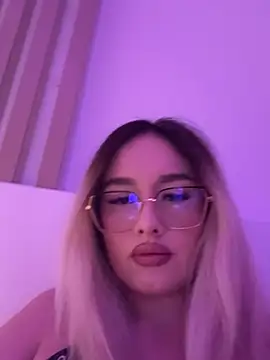 mollyxxx online show from February 1, 2026, 1:04 am