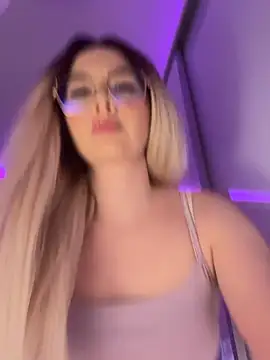 mollyxxx online show from March 3, 2026, 2:29 am