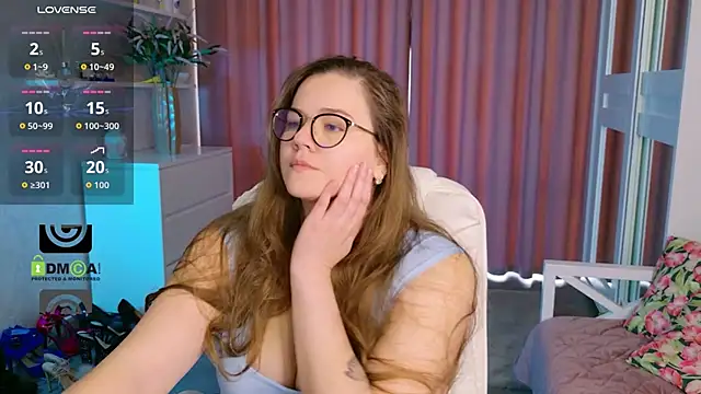 KellyKleine online show from April 21, 2026, 6:09 am