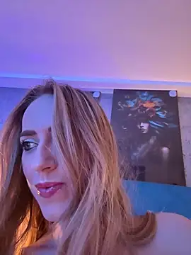 Snapshot of RockQueen_A chatting on March 7, 2025, 5:08 am RockQueen A online show from March 7, 2025, 5:08 am