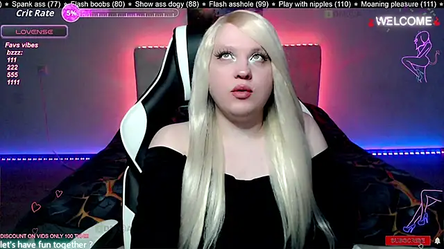 camsmiley online show from December 5, 2025, 8:50 pm