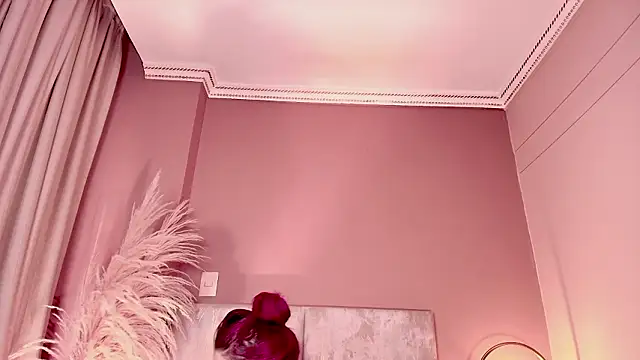 JupiteFox online show from March 18, 2026, 1:42 am