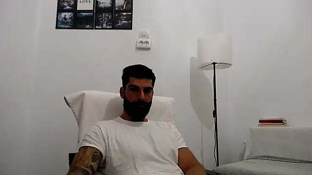 Snapshot of Verycutex chatting on October 17, 2025, 5:33 am Verycutex online show from October 17, 2025, 5:33 am