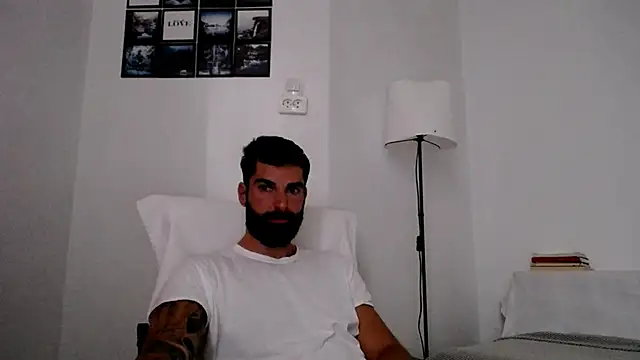 Snapshot of Verycutex chatting on October 21, 2025, 5:29 am Verycutex online show from October 21, 2025, 5:29 am