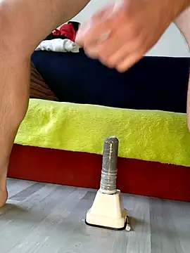 Snapshot of milosek81 chatting on November 3, 2025, 1:47 pm milosek81 online show from November 3, 2025, 1:47 pm