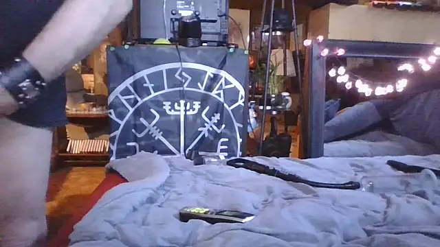 Snapshot of Makowboy chatting on October 30, 2025, 7:44 pm Makowboy online show from October 30, 2025, 7:44 pm