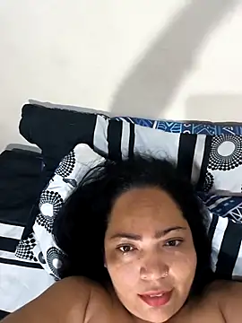 NIKOLE1301 online show from April 16, 2026, 9:39 pm