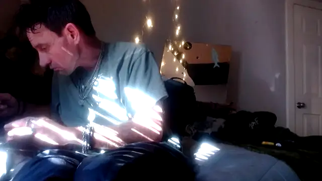 Snapshot of lickthecat chatting on November 8, 2025, 10:57 pm lickthecat online show from November 8, 2025, 10:57 pm