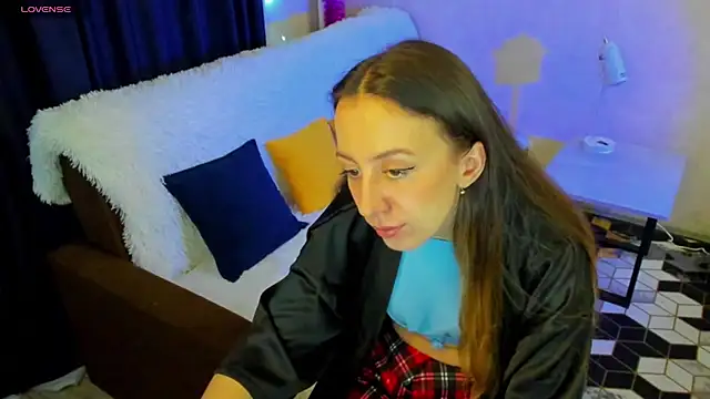 CurlySteph online show from March 13, 2025, 6:23 pm