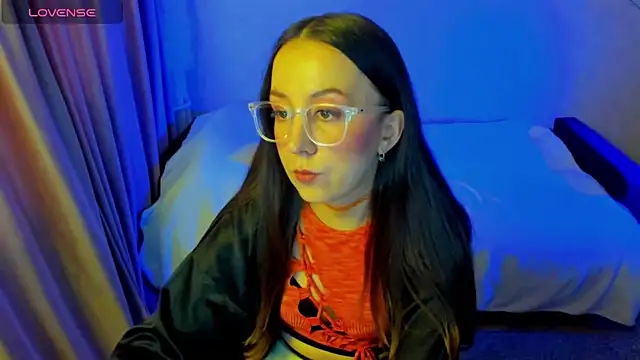 CurlySteph online show from June 19, 2026, 4:46 pm