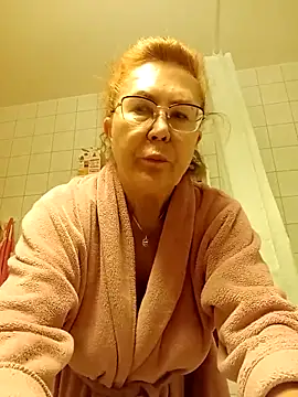 Hottie-Mom online show from October 12, 2025, 8:05 am