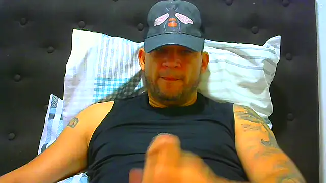 Snapshot of altenori112 chatting on September 29, 2025, 2:23 pm altenori112 online show from September 29, 2025, 2:23 pm