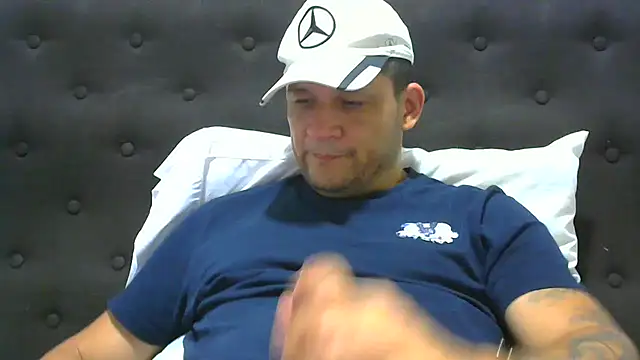 Snapshot of altenori112 chatting on February 22, 2025, 9:26 pm altenori112 online show from February 22, 2025, 9:26 pm