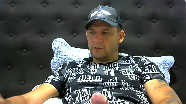 Snapshot of altenori112 chatting on March 9, 2025, 6:32 pm altenori112 online show from March 9, 2025, 6:32 pm
