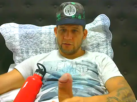 Snapshot of altenori112 chatting on May 26, 2026, 9:35 pm altenori112 online show from May 26, 2026, 9:35 pm