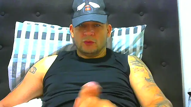 Snapshot of altenori112 chatting on September 24, 2025, 2:12 pm altenori112 online show from September 24, 2025, 2:12 pm