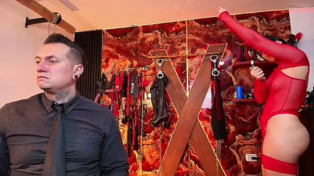 boy n girl online show from September 13, 2025, 9:31 am