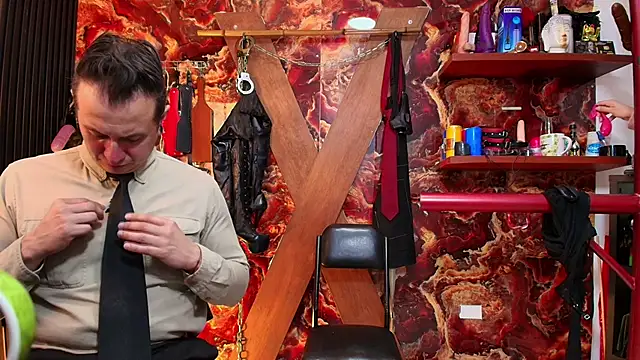 boy n girl online show from October 23, 2025, 9:41 am