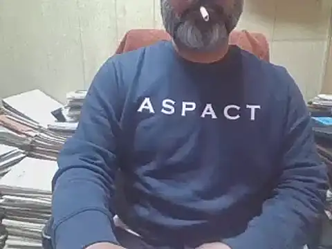 hairymaster95 online show from November 16, 2025, 7:24 am