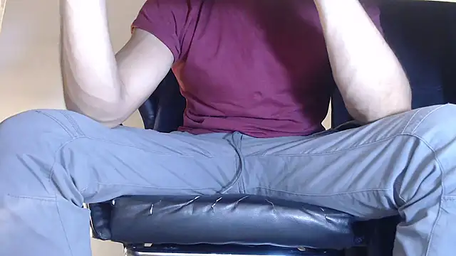 Snapshot of ErosFindomKing chatting on December 2, 2025, 3:52 am ErosFindomKing online show from December 2, 2025, 3:52 am