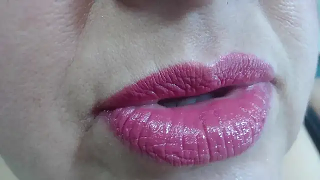 Kerly Doll online show from February 18, 2026, 1:18 pm