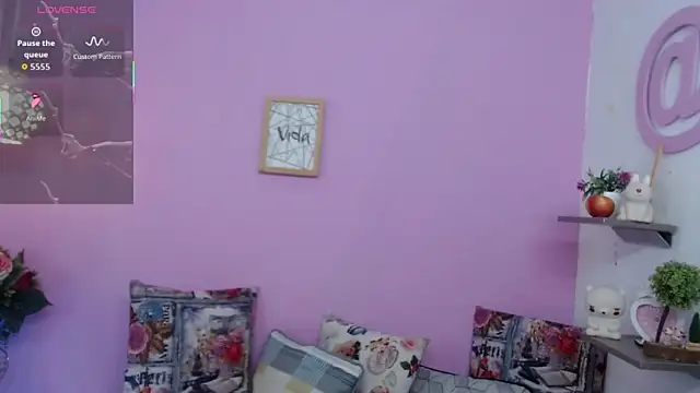 Kerly Doll online show from April 1, 2026, 2:25 pm