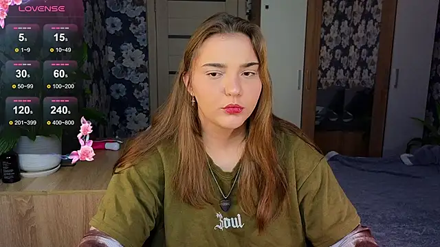 Snapshot of _momiji_ chatting on November 15, 2025, 9:24 am momiji online show from November 15, 2025, 9:24 am