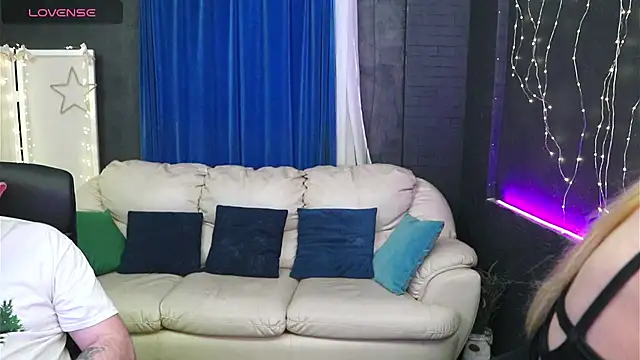 Snapshot of AlisaAleksandr chatting on March 13, 2025, 7:50 pm AlisaAleksandr online show from March 13, 2025, 7:50 pm