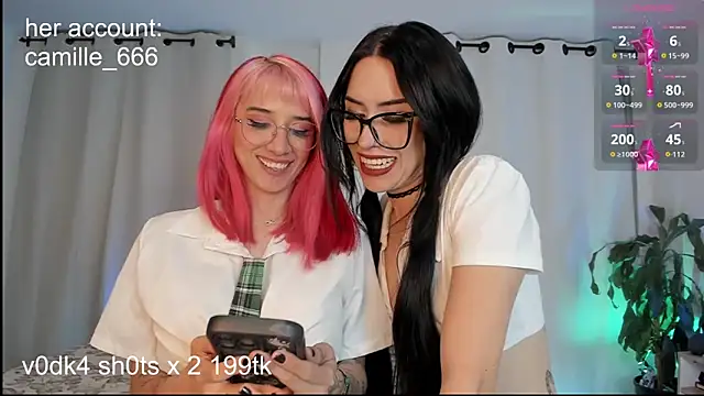 Snapshot of Sky_dominika_ chatting on December 4, 2025, 12:42 am Sky dominika online show from December 4, 2025, 12:42 am