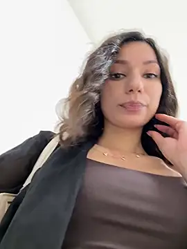  MiaQueen  online show from June 2, 2026, 8:42 pm