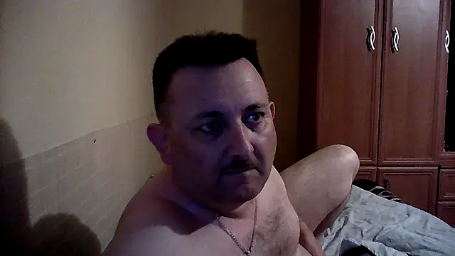 Snapshot of Novy73 chatting on October 26, 2025, 9:26 pm Novy73 online show from October 26, 2025, 9:26 pm