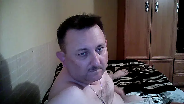 Snapshot of Novy73 chatting on December 4, 2025, 10:42 pm Novy73 online show from December 4, 2025, 10:42 pm