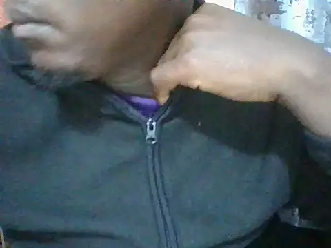 honeyswit online show from February 22, 2026, 8:43 pm