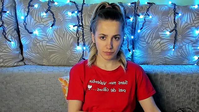 MaggieCake online show from December 23, 2025, 1:16 am