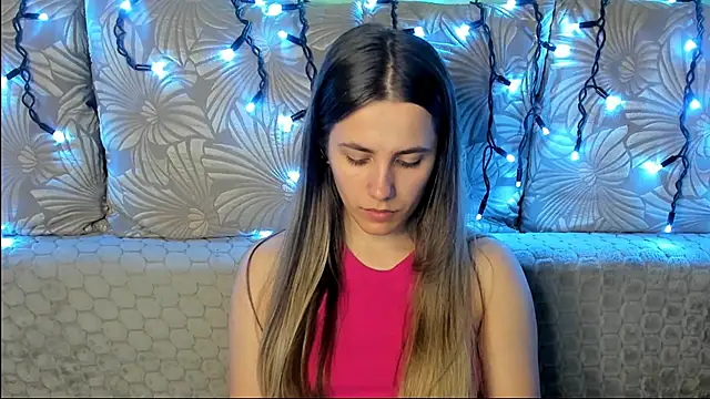 Snapshot of MaggieCake chatting on June 10, 2026, 2:02 am MaggieCake online show from June 10, 2026, 2:02 am