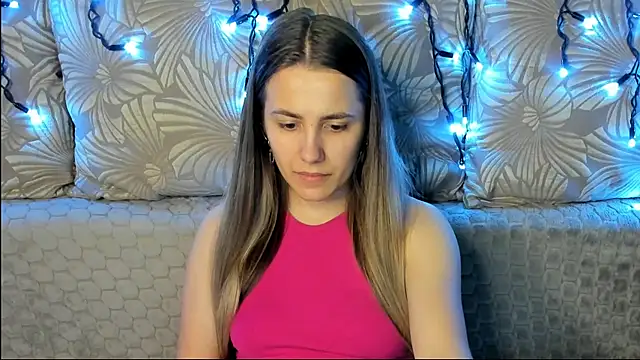 Snapshot of MaggieCake chatting on June 26, 2026, 1:33 am MaggieCake online show from June 26, 2026, 1:33 am