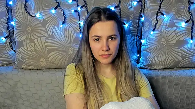 MaggieCake online show from February 15, 2026, 7:51 am