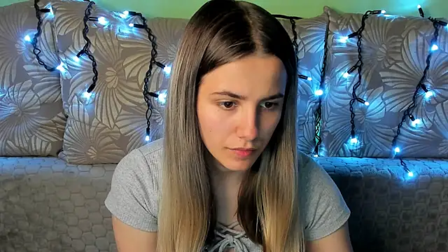 MaggieCake online show from October 20, 2025, 1:51 am