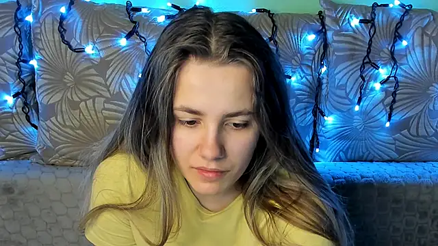 MaggieCake online show from February 18, 2026, 2:42 am