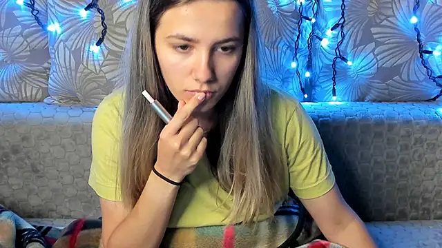 MaggieCake online show from November 6, 2025, 5:11 am