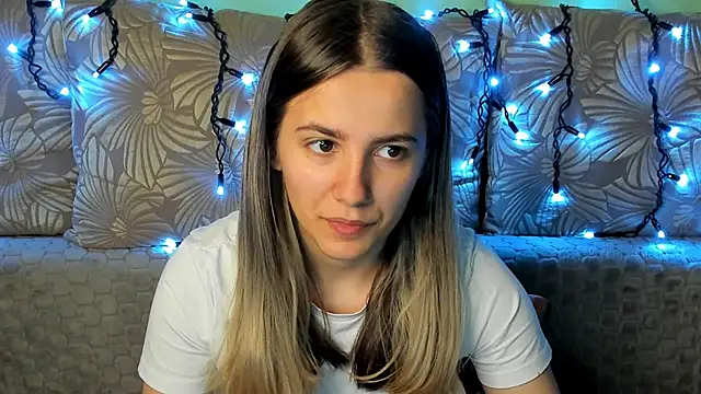 MaggieCake online show from October 25, 2025, 1:16 am