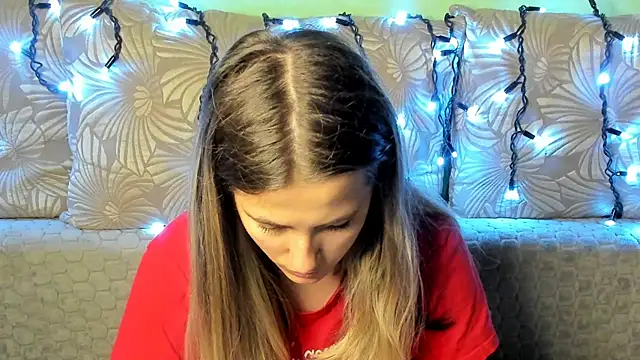 MaggieCake online show from October 29, 2025, 1:26 am