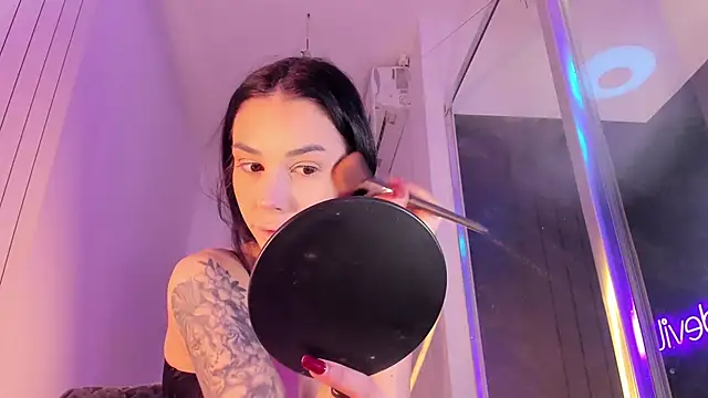 realhotfallingdevil online show from February 19, 2026, 6:10 am